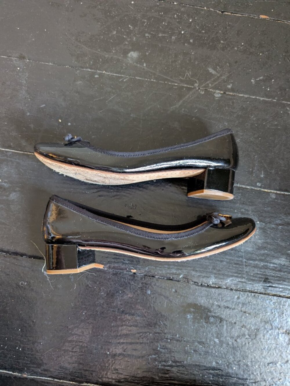 tory burch chelsea black patent leather bow logo pumps (7.5) - Picture 3 of 8